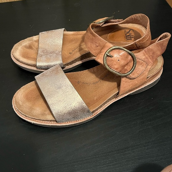 Sofft Women's Leather Bali Ankle Strap Sandals in the Color Luggage/Bronze - Picture 4 of 16